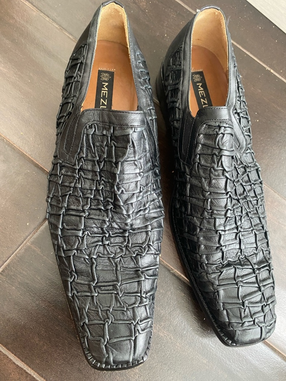 Mezlan Black Crinkled Leather Slip-On Loafers with Textured Upper